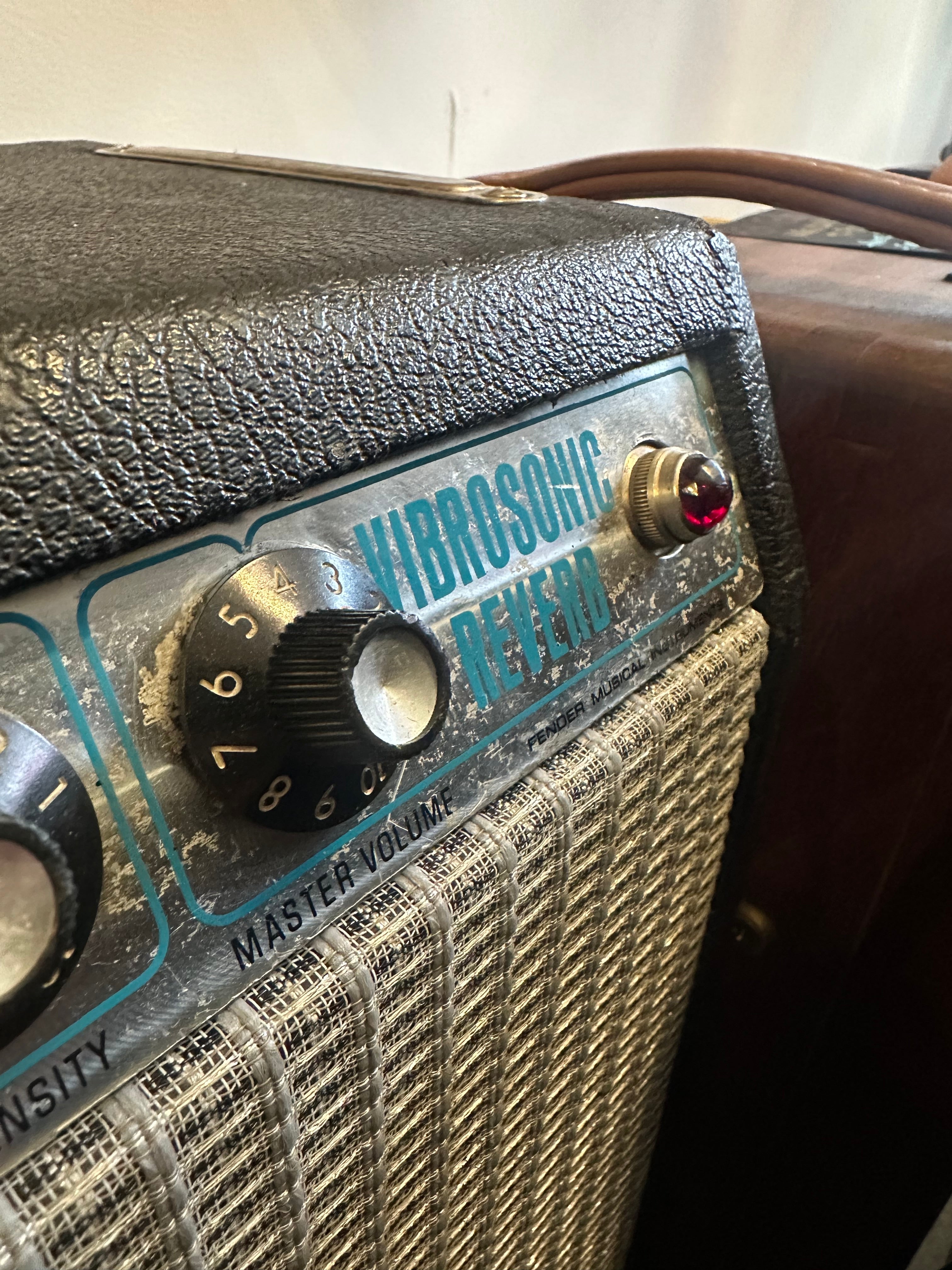 Fender | Vibrosonic Reverb | 15 Fender | Vibrosonic Reverb | 15
